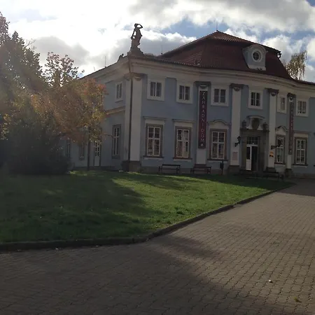 Royal Ground Floor - 100 M² Apartamento Teplice