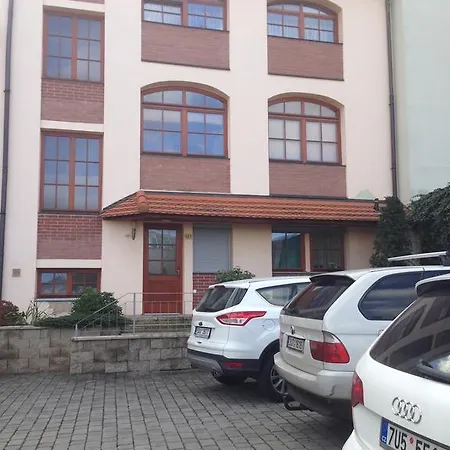 Royal Ground Floor - 100 M² Apartamento Teplice